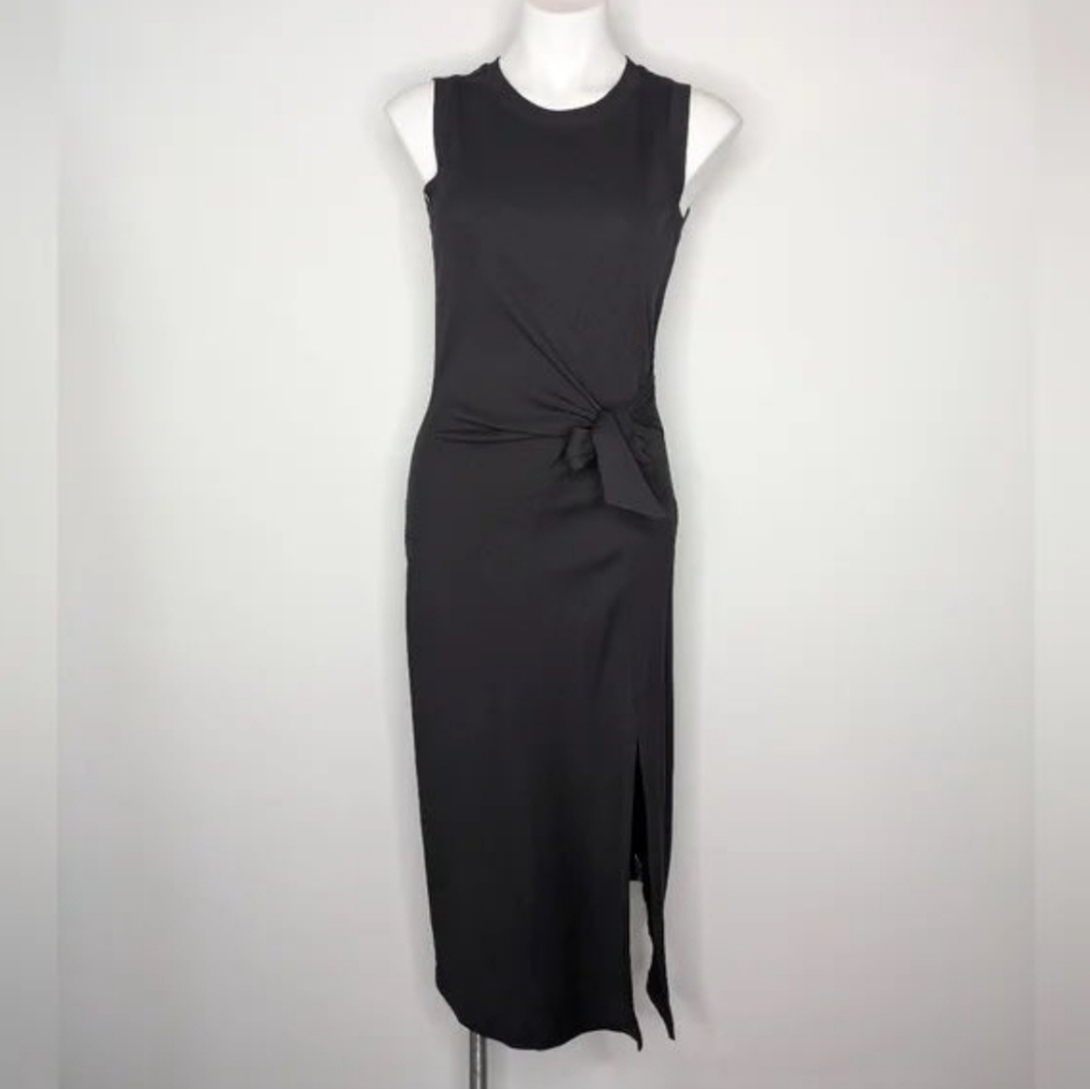 Evereve Black Ribbed Crewneck Sleevesless Dress